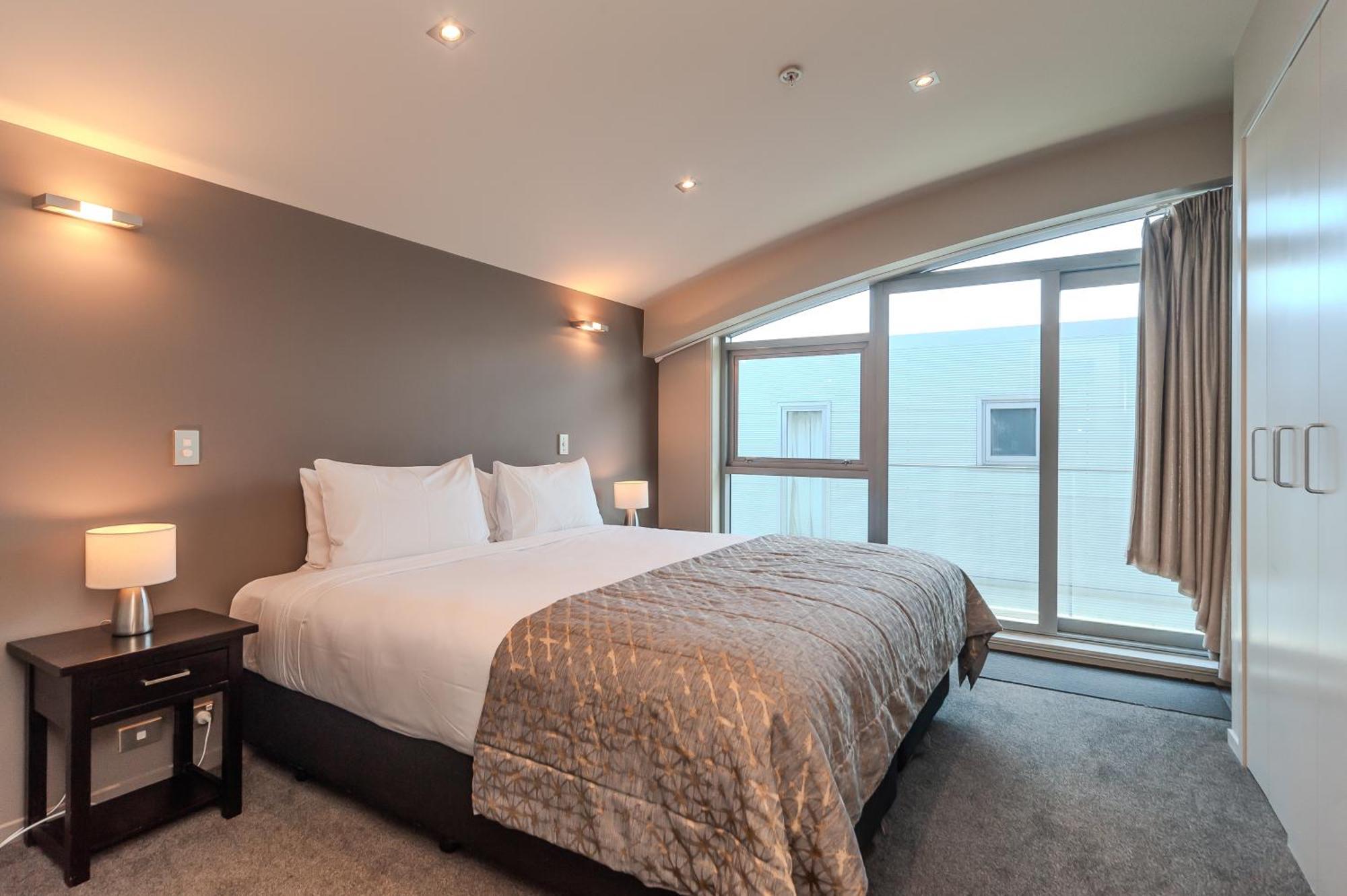 70 Tory Aparthotel Уелингтън Екстериор снимка