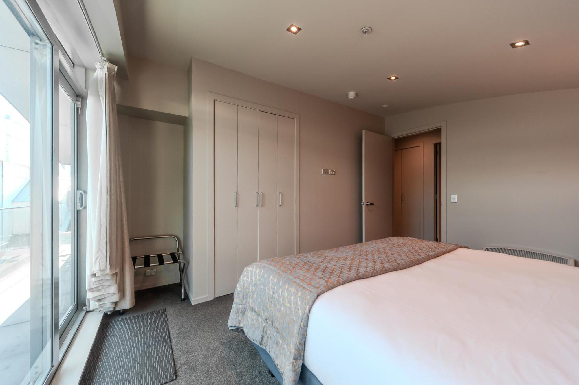 70 Tory Aparthotel Уелингтън Екстериор снимка