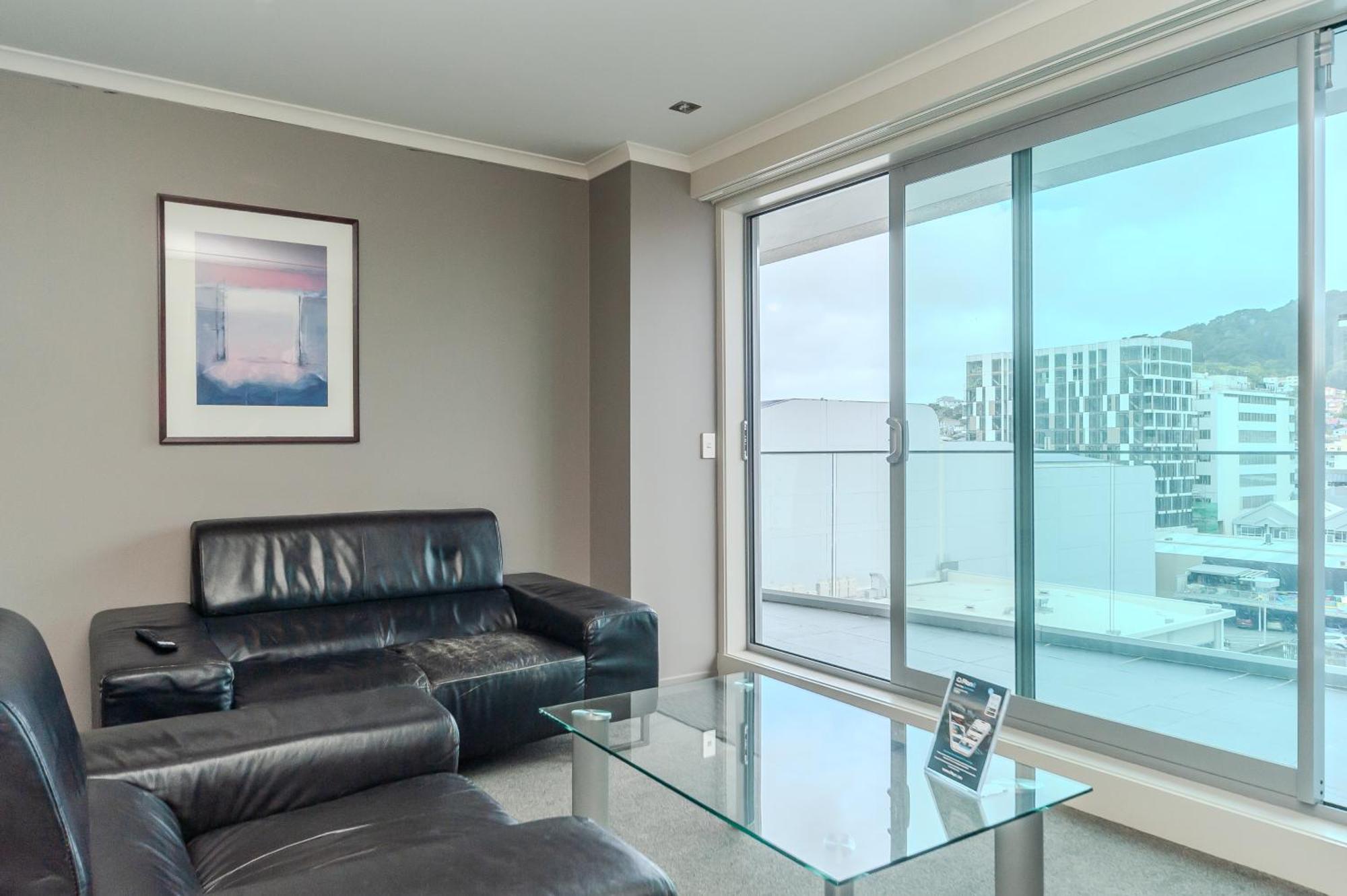 70 Tory Aparthotel Уелингтън Екстериор снимка