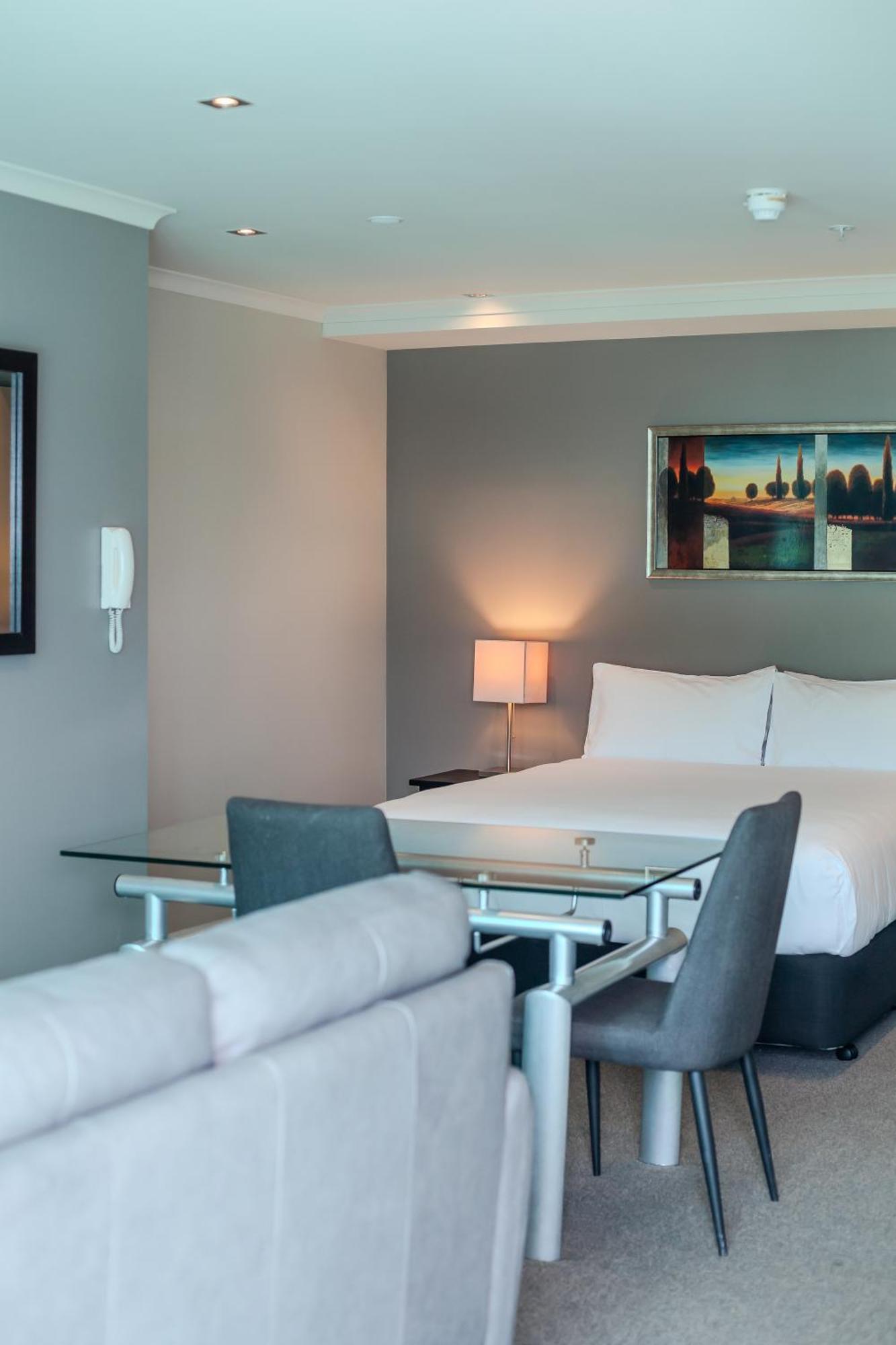 70 Tory Aparthotel Уелингтън Екстериор снимка