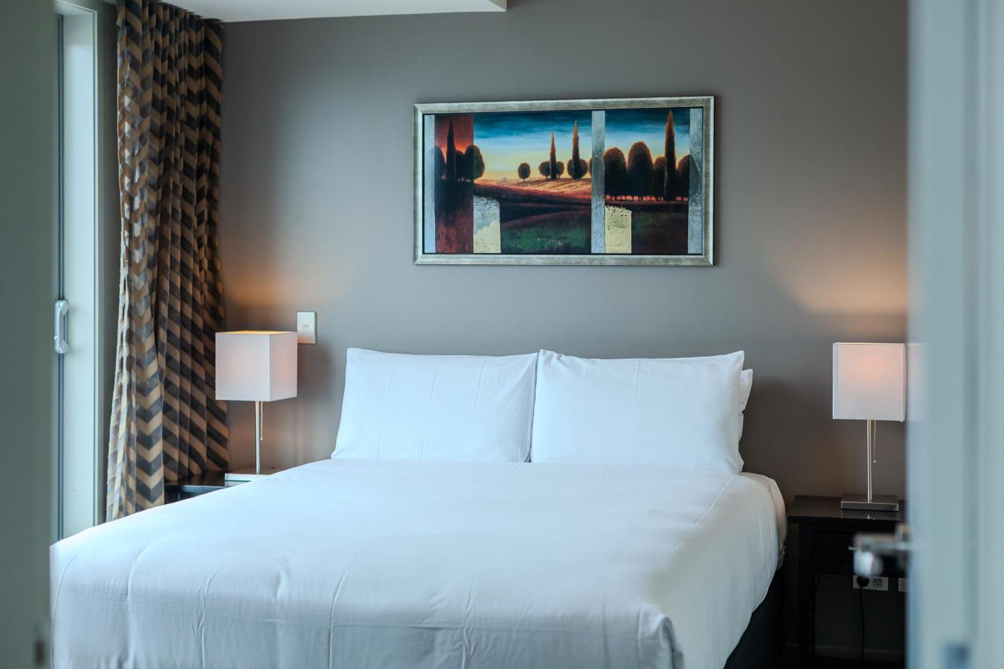 70 Tory Aparthotel Уелингтън Екстериор снимка